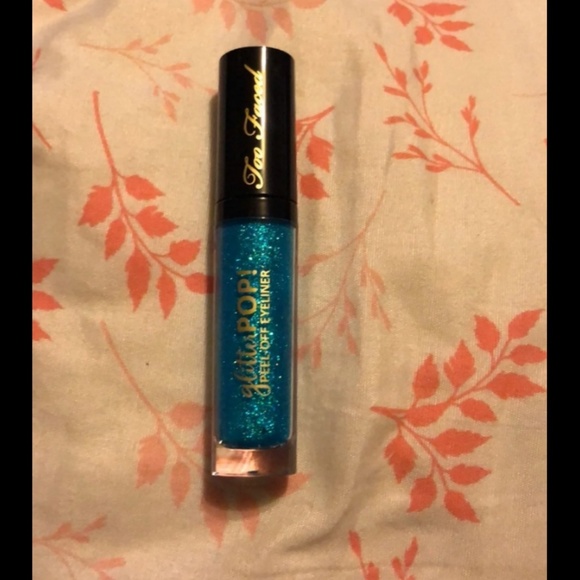 Makeup - Picture 2 of 3